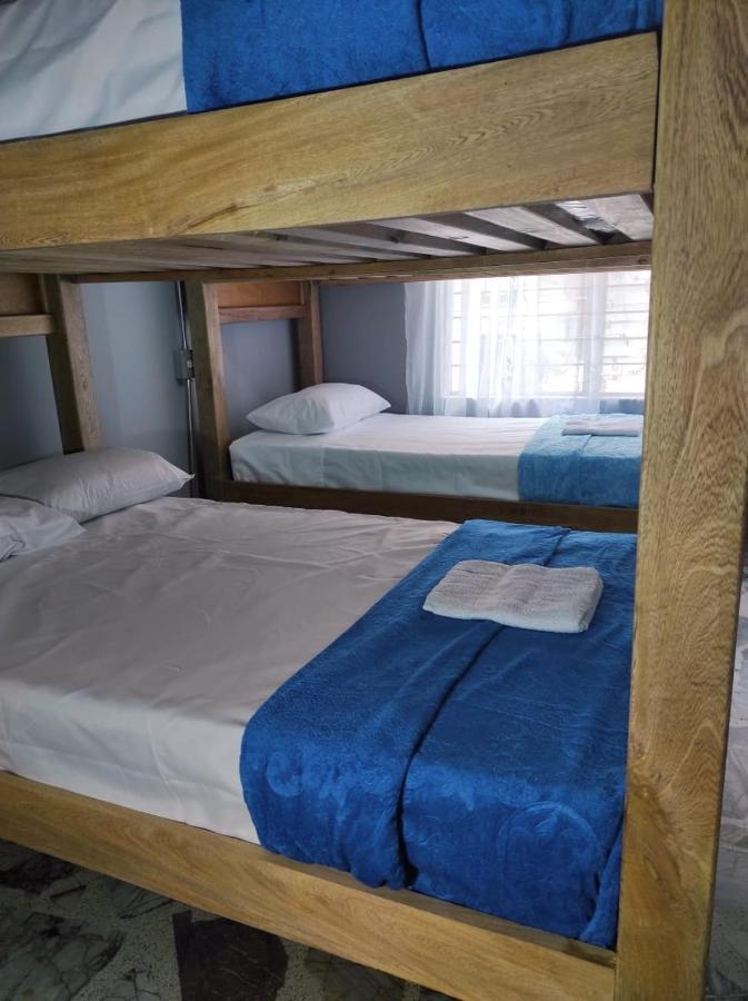 Key West Hostel Медельин Экстерьер фото