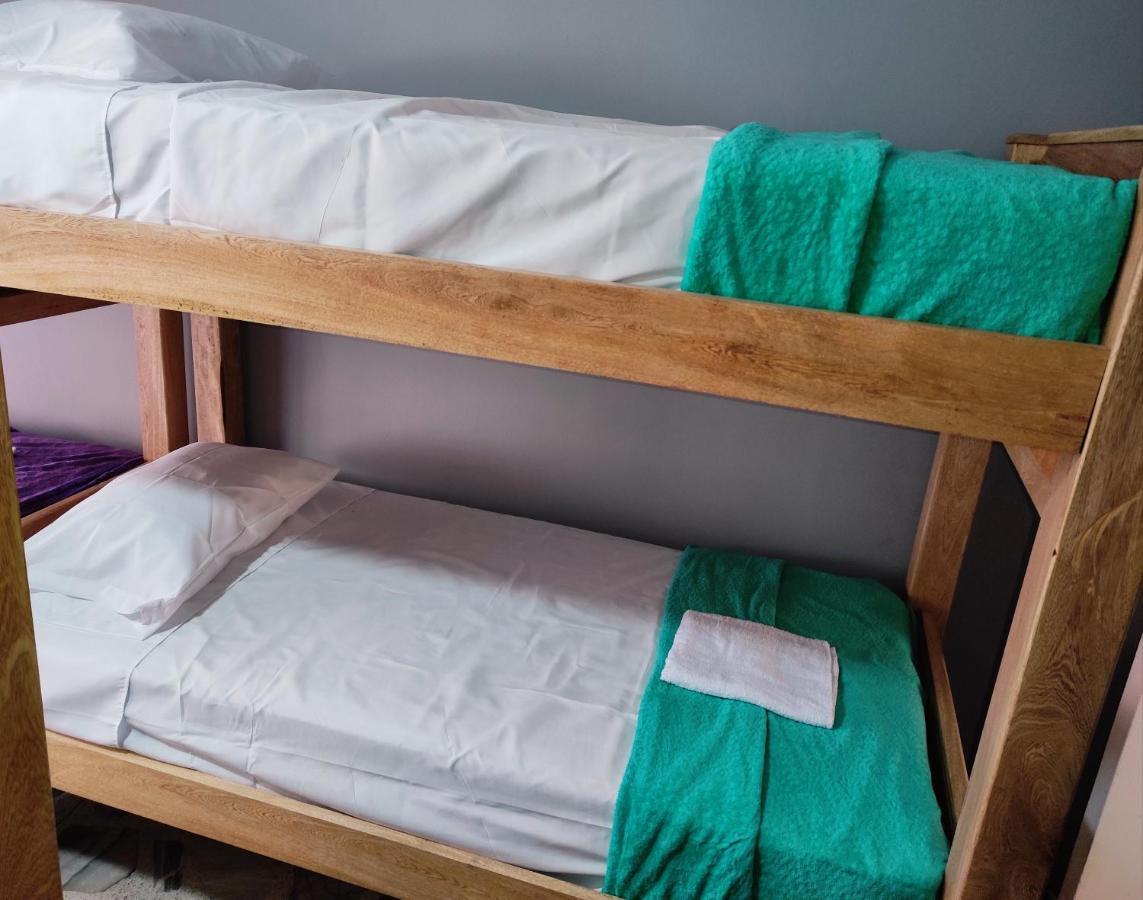 Key West Hostel Медельин Экстерьер фото