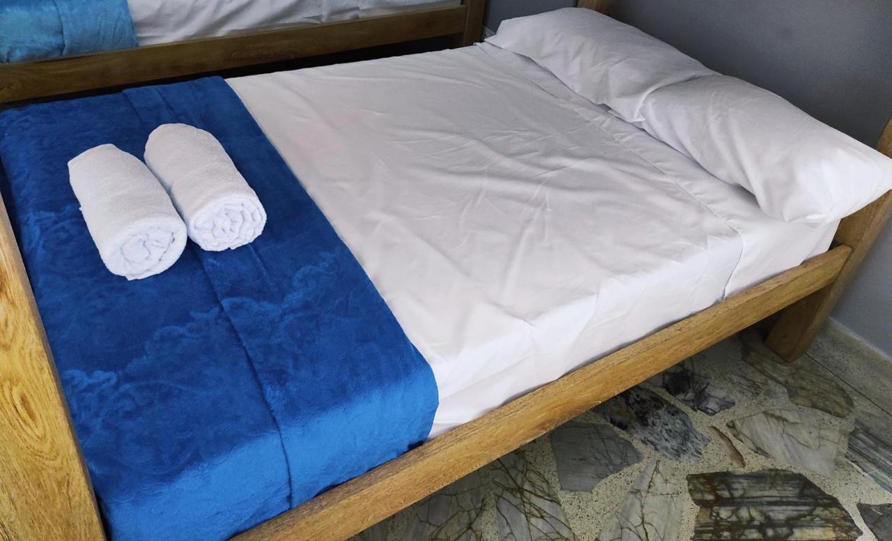 Key West Hostel Медельин Экстерьер фото