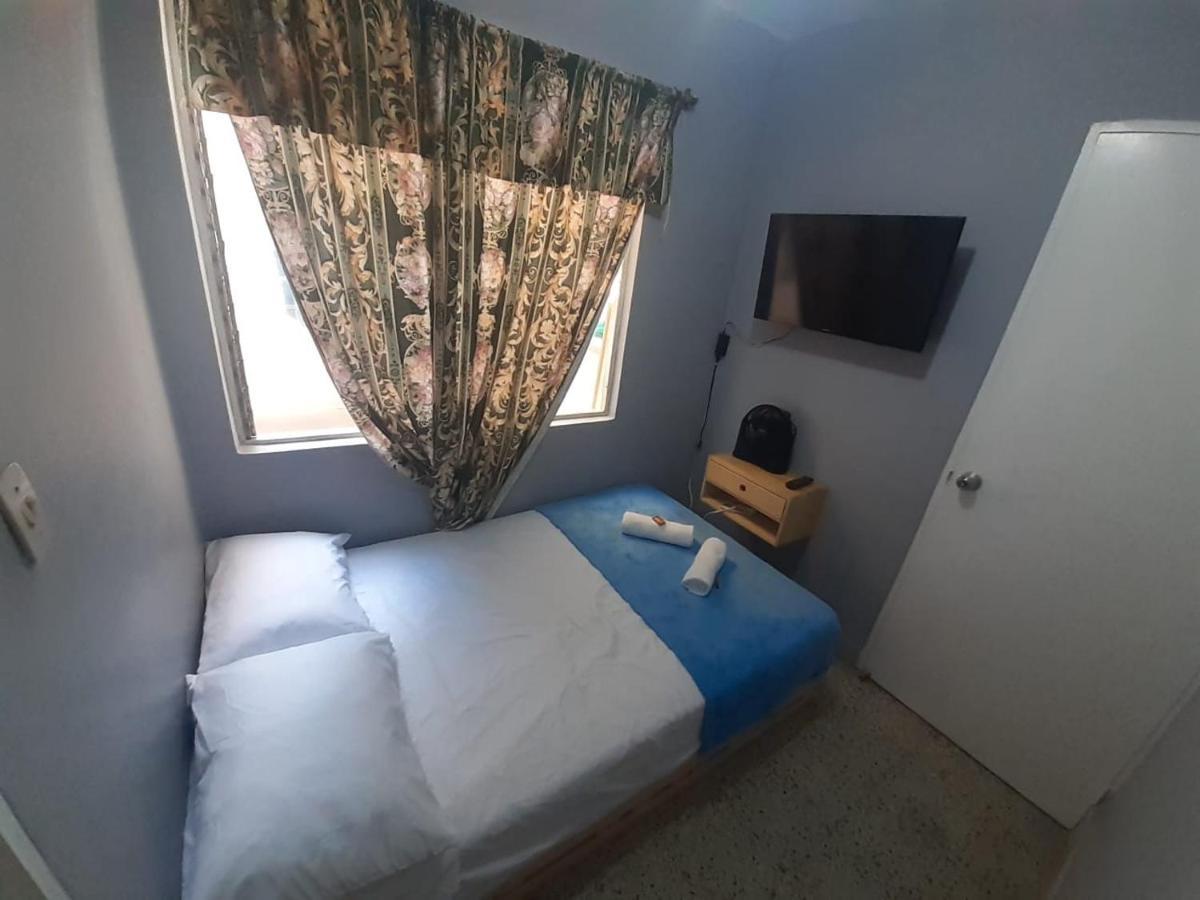 Key West Hostel Медельин Экстерьер фото