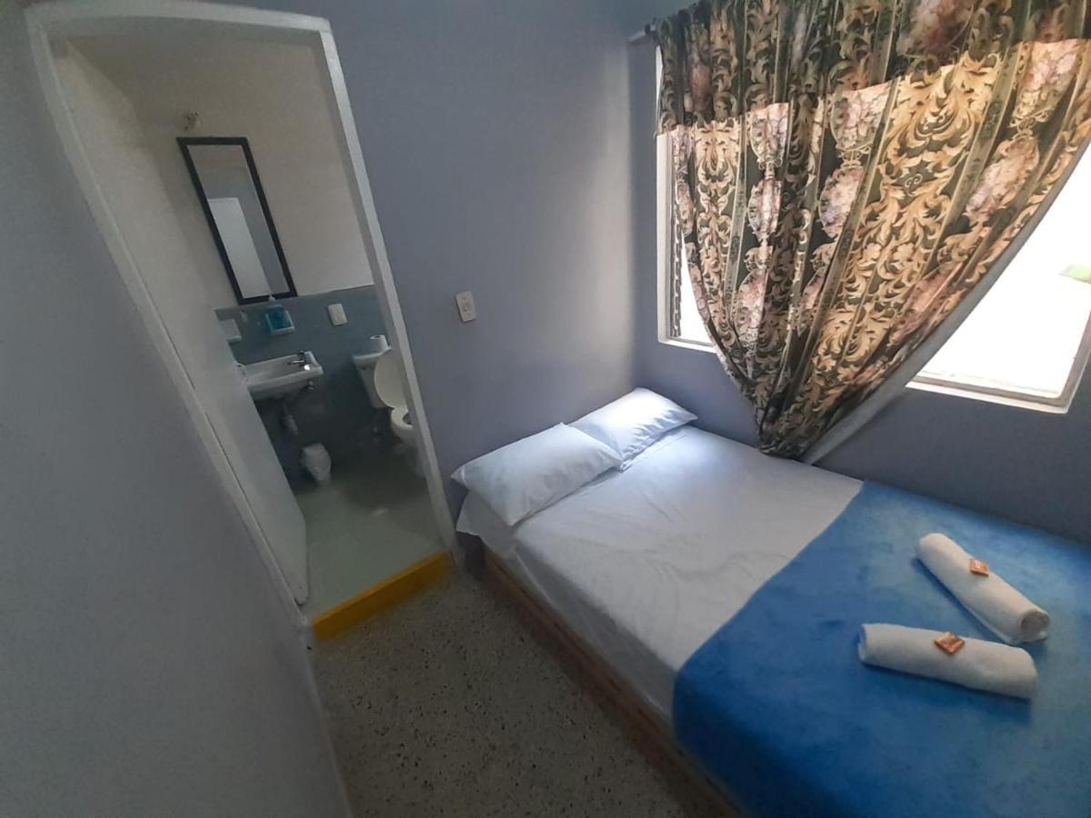 Key West Hostel Медельин Экстерьер фото