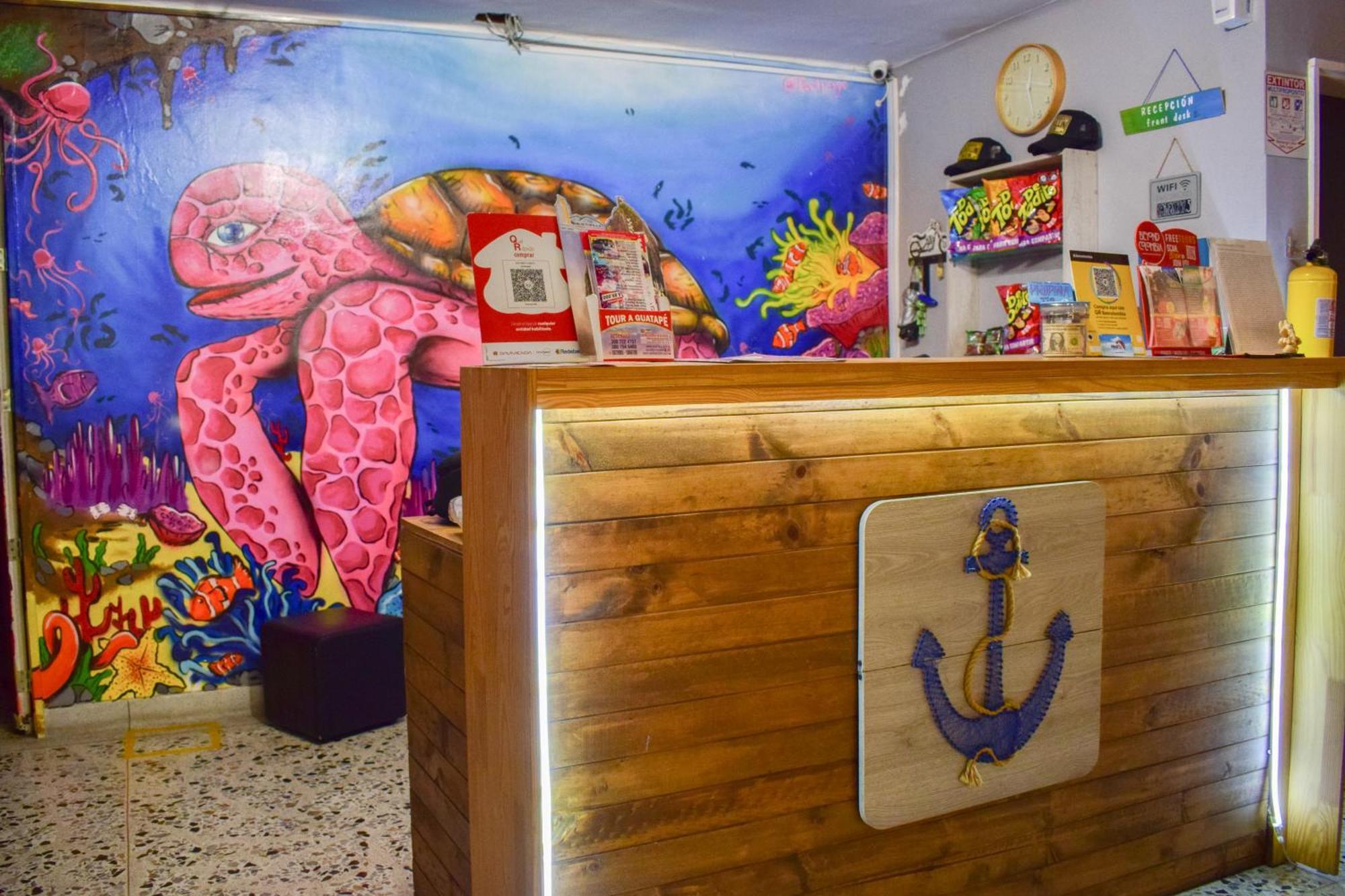 Key West Hostel Медельин Экстерьер фото