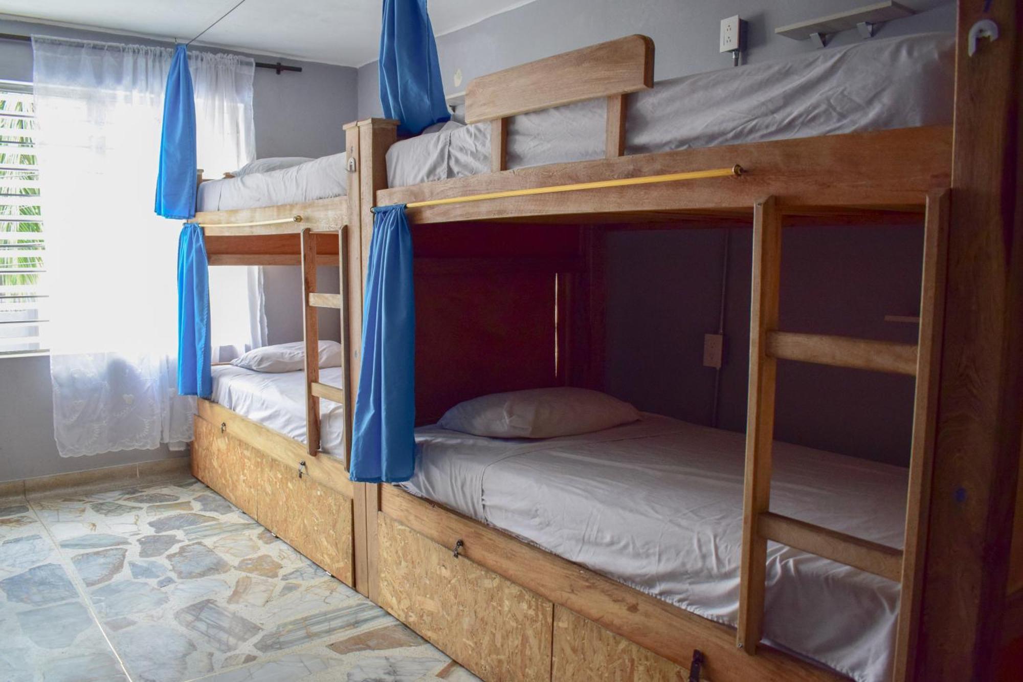 Key West Hostel Медельин Номер фото